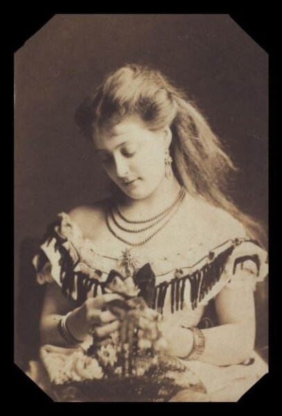 London Stereoscopic and Photographic Company, Guy Little Theatrical Photograph