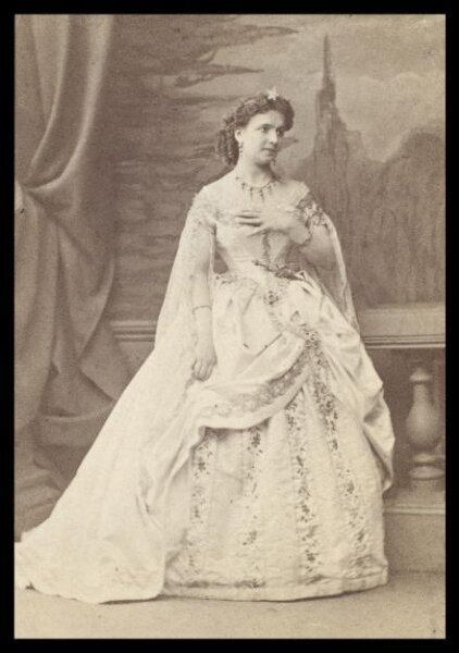 London Stereoscopic and Photographic Company, Guy Little Theatrical Photograph