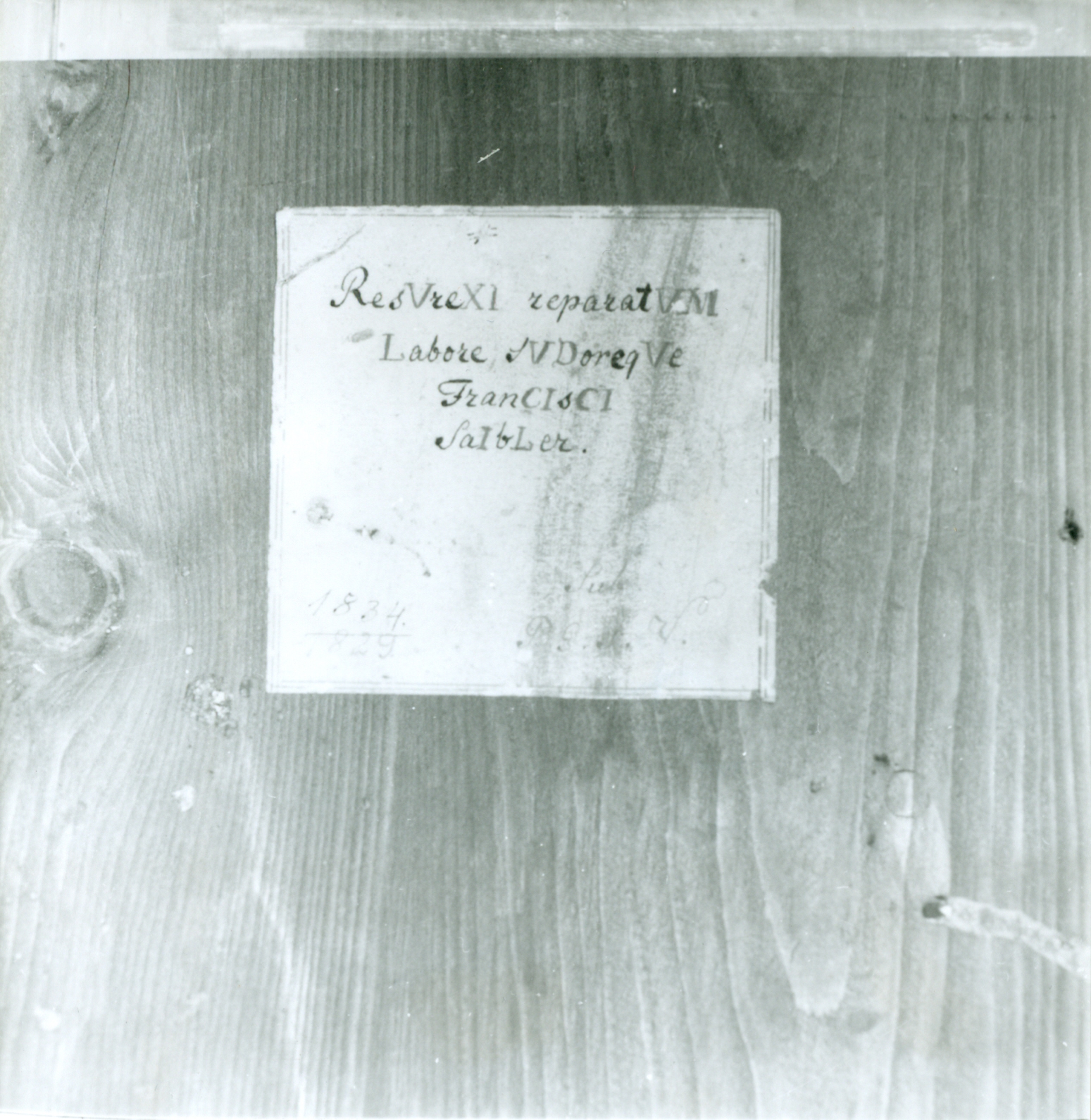 Nino Vranić, Samobor (Samobor) - Franjevačka crkva Marijinog uznesenja i franjevački samostan - Detalj - cedulja s imenom graditelja orgulja