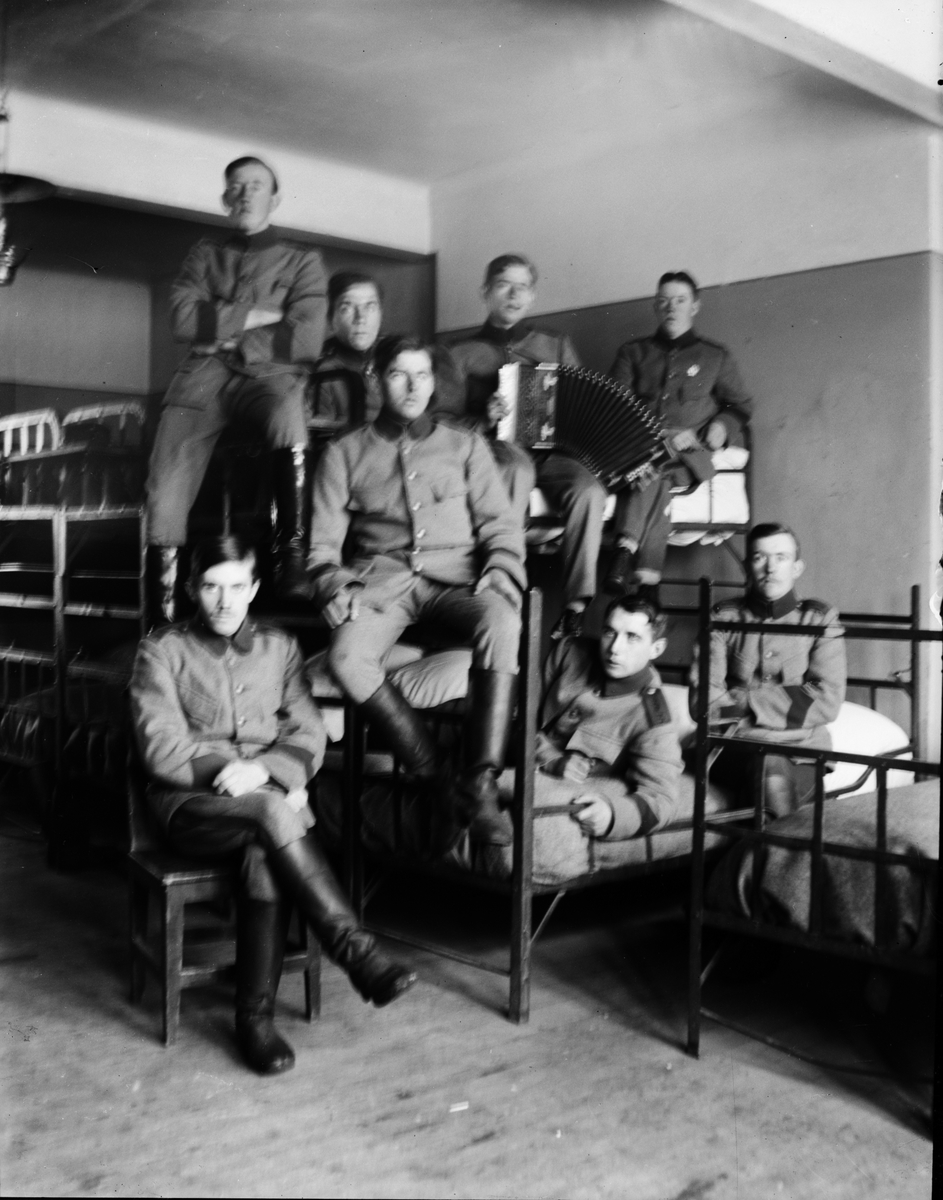 Skötsner-Edhlund, Män i uniform, Östhammar, Uppland