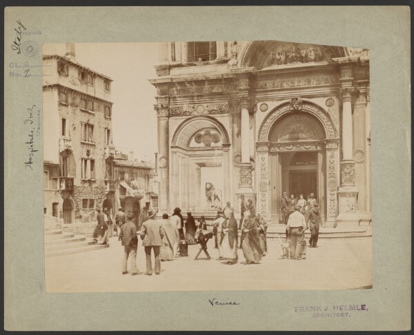 Unknown, [Crowd in front of hospital, Venice]