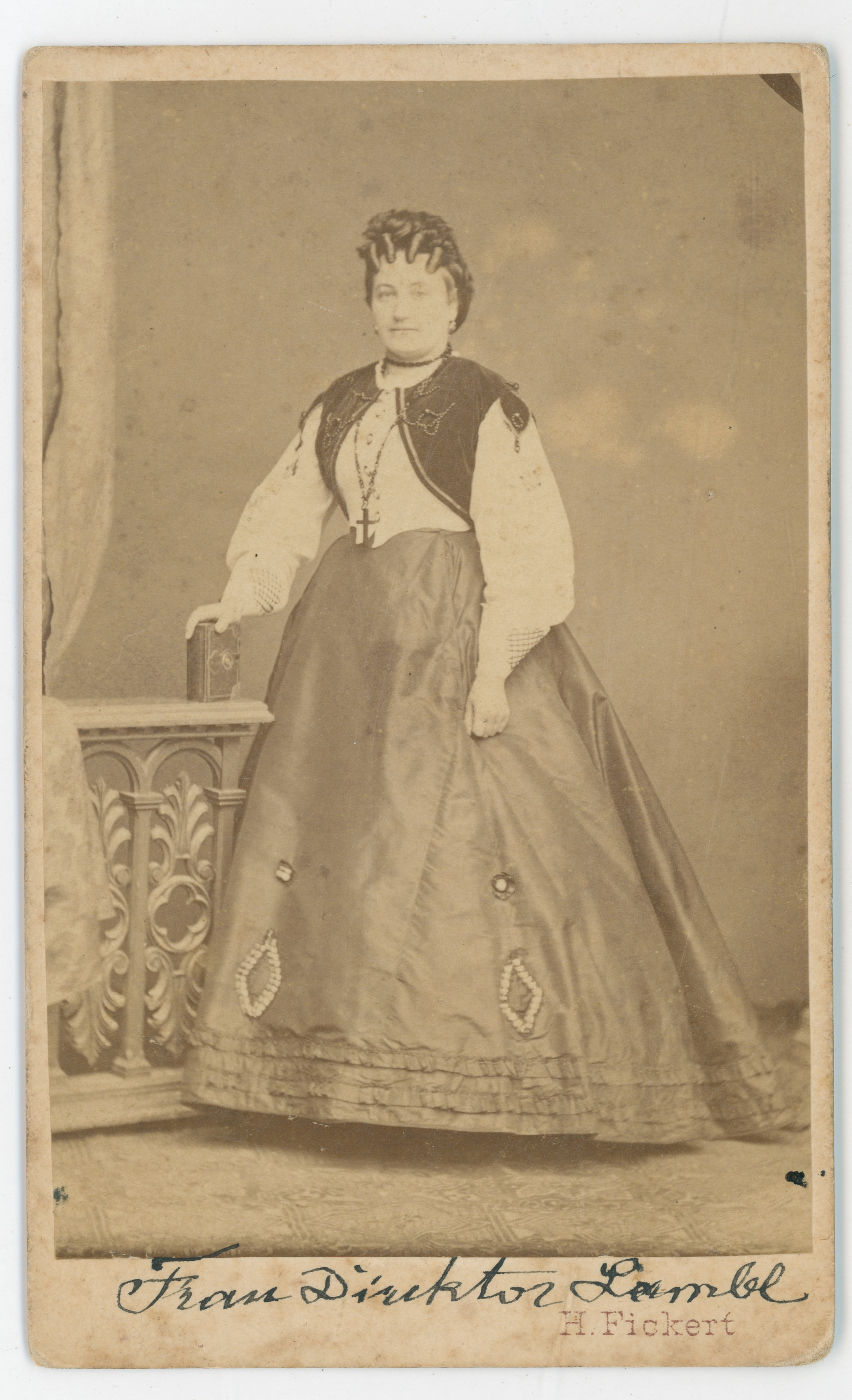 Herman Fickert, Žena direktora Lambla