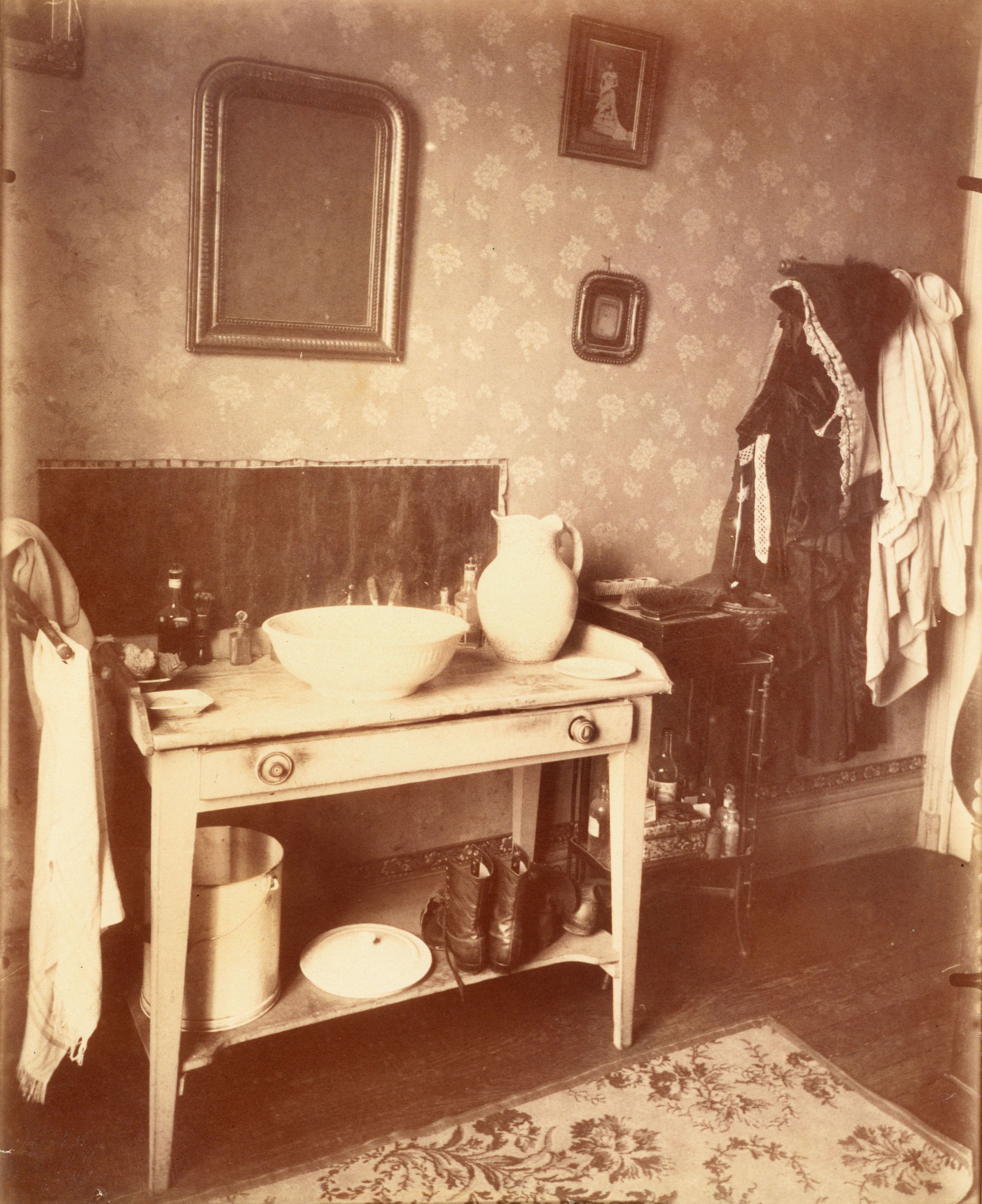 Eugène Atget, Intérieur d'un Ouvrier Rue de Romainville