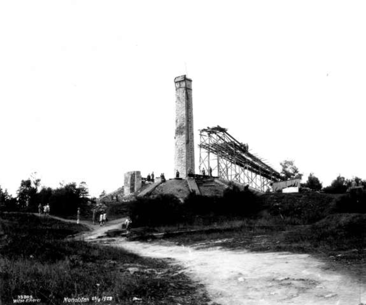 Anders Beer Wilse, Gustav Vigelands monolitt