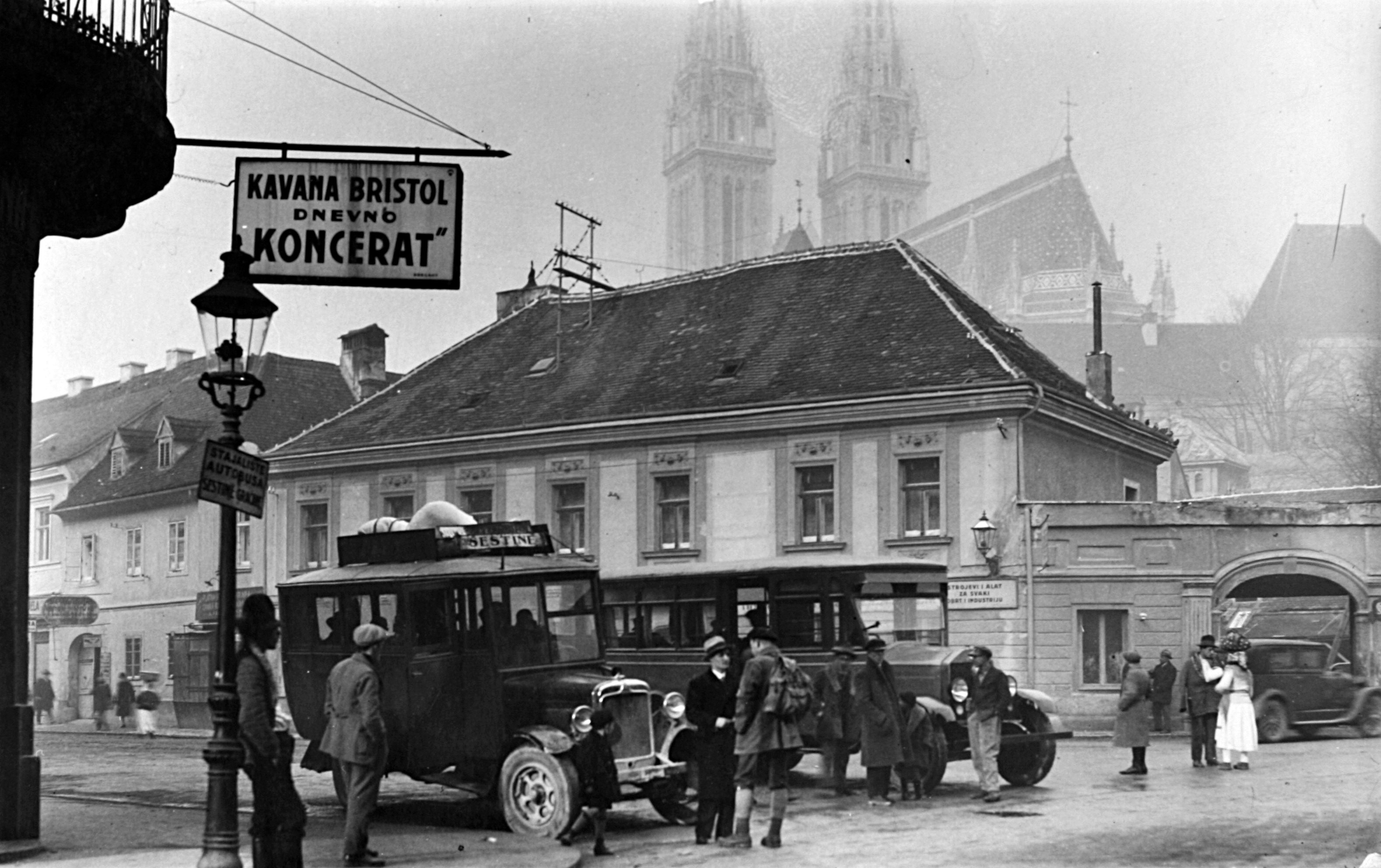 Vladimir Horvat, Zagreb (Vlaška ulica) - Autobusno stajalište