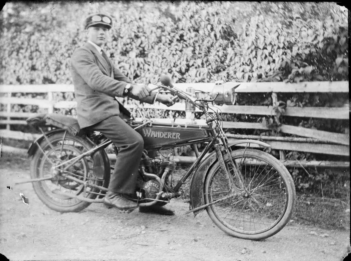 Skötsner-Edhlund, Man on a motorcycle, Östhammar Uppland