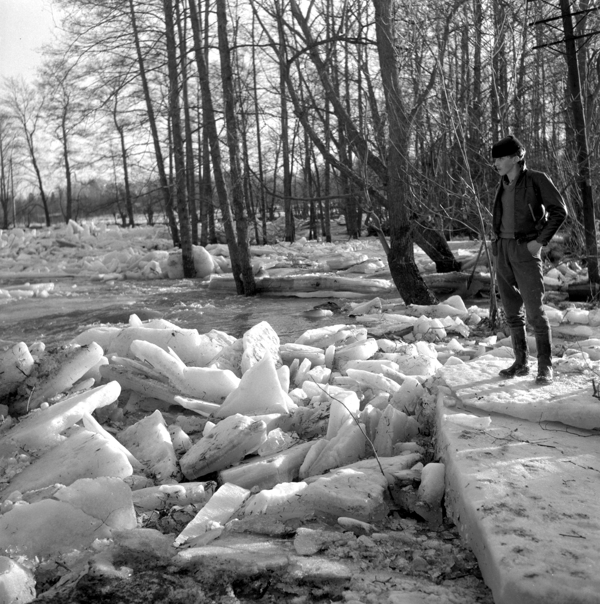 Örebro Kuriren, Täljeån svämmar över. 28 februari 1959.