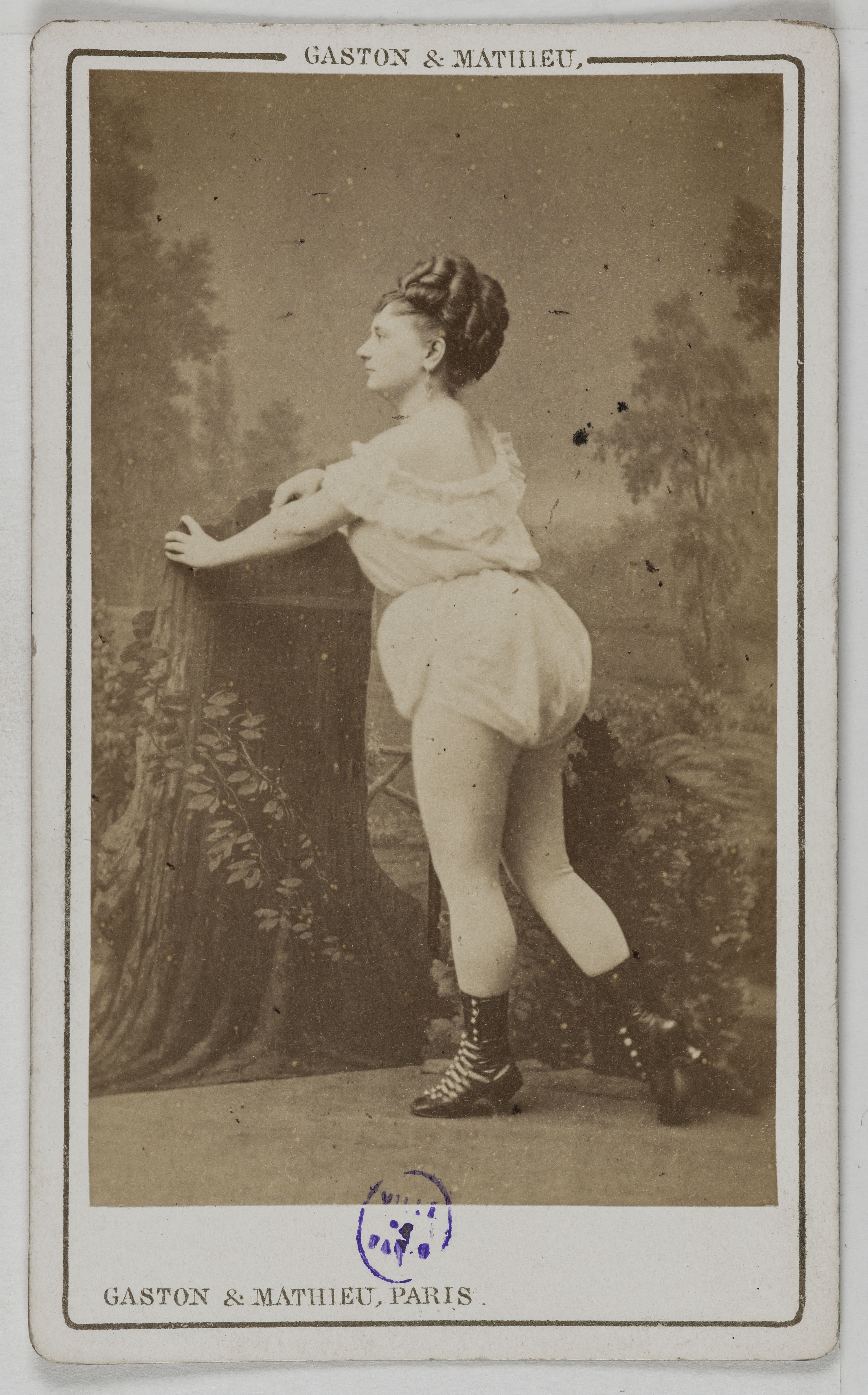 Gaston & Mathieu, Portrait de Lydie, (actrice)