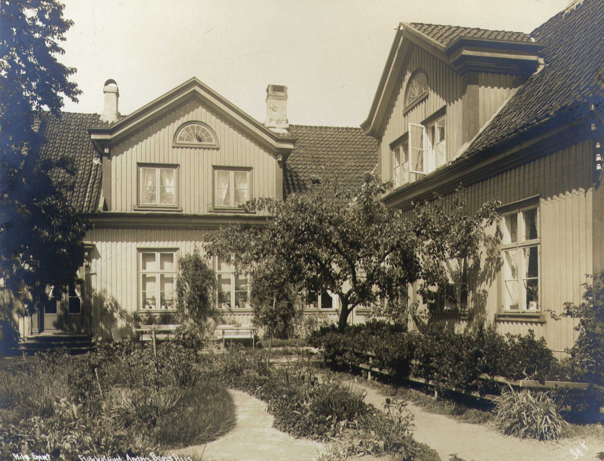 Anders Beer Wilse, Anders Beers hus, Flekkefjord, Vest-Agder. Fotografert 1912.