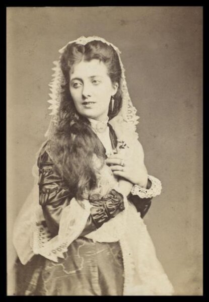 London Stereoscopic and Photographic Company, Guy Little Theatrical Photograph