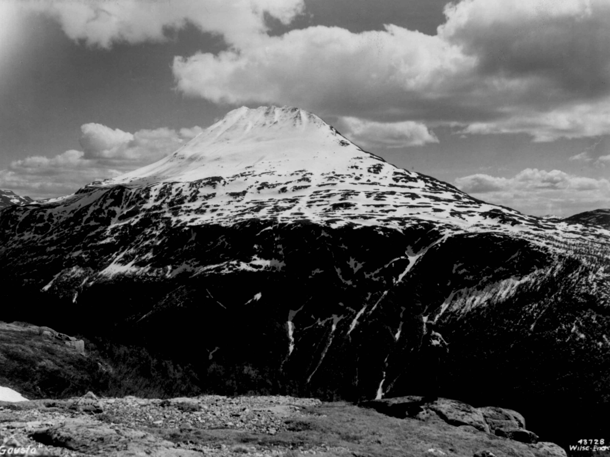 Anders Beer Wilse, Gaustatoppen i Vestfjorddalen.