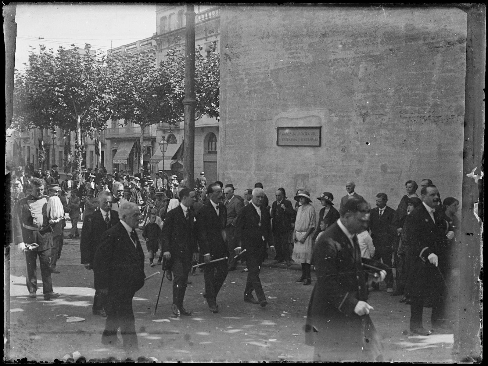 Desconegut, [Political event on Paseo Reina Elisenda de Moncada]
