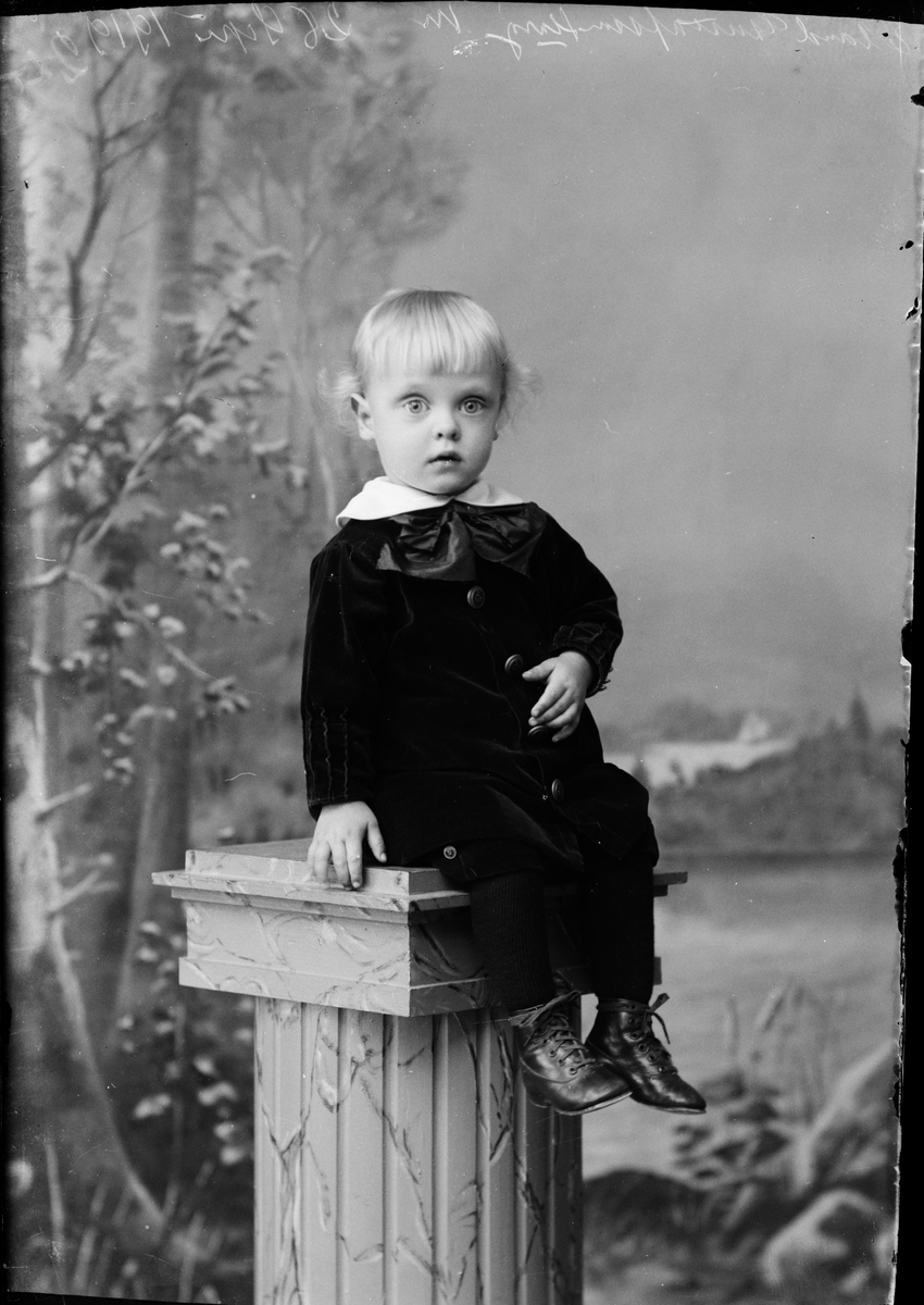 Skötsner-Edhlund, Ateljé Portrait - Boy, Östhammar, Uppland 1919