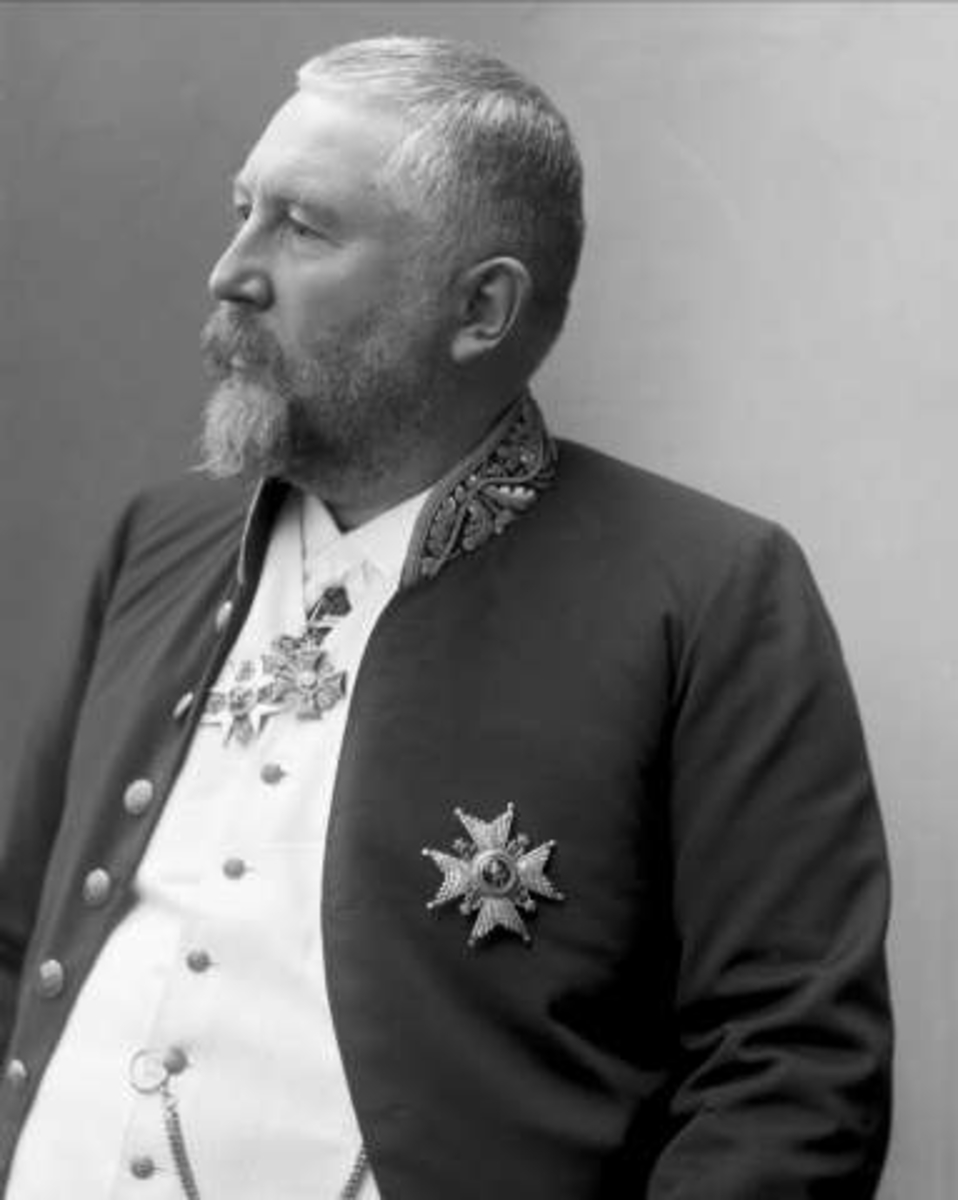 Gustav Borgen, Portrett, "Boye" Christian Riis Strøm (1847-1930), i uniform som stiftsamtmann.