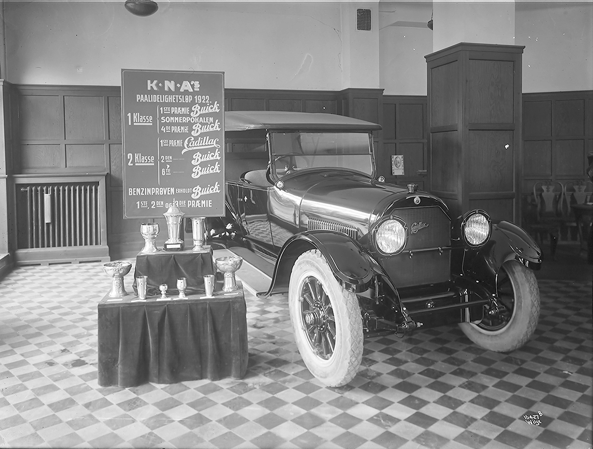 Anders Beer Wilse, Prot: Sørensen & Balchen Tekst på plakat:K.N.A`s paalidelighetsløp 1922.1.kl:1ste.præmie Buick.Sommerpokalen 4de præmie Buick.2.kl:1ste præmie Cadillac 2den præmie Buick,6te præmie