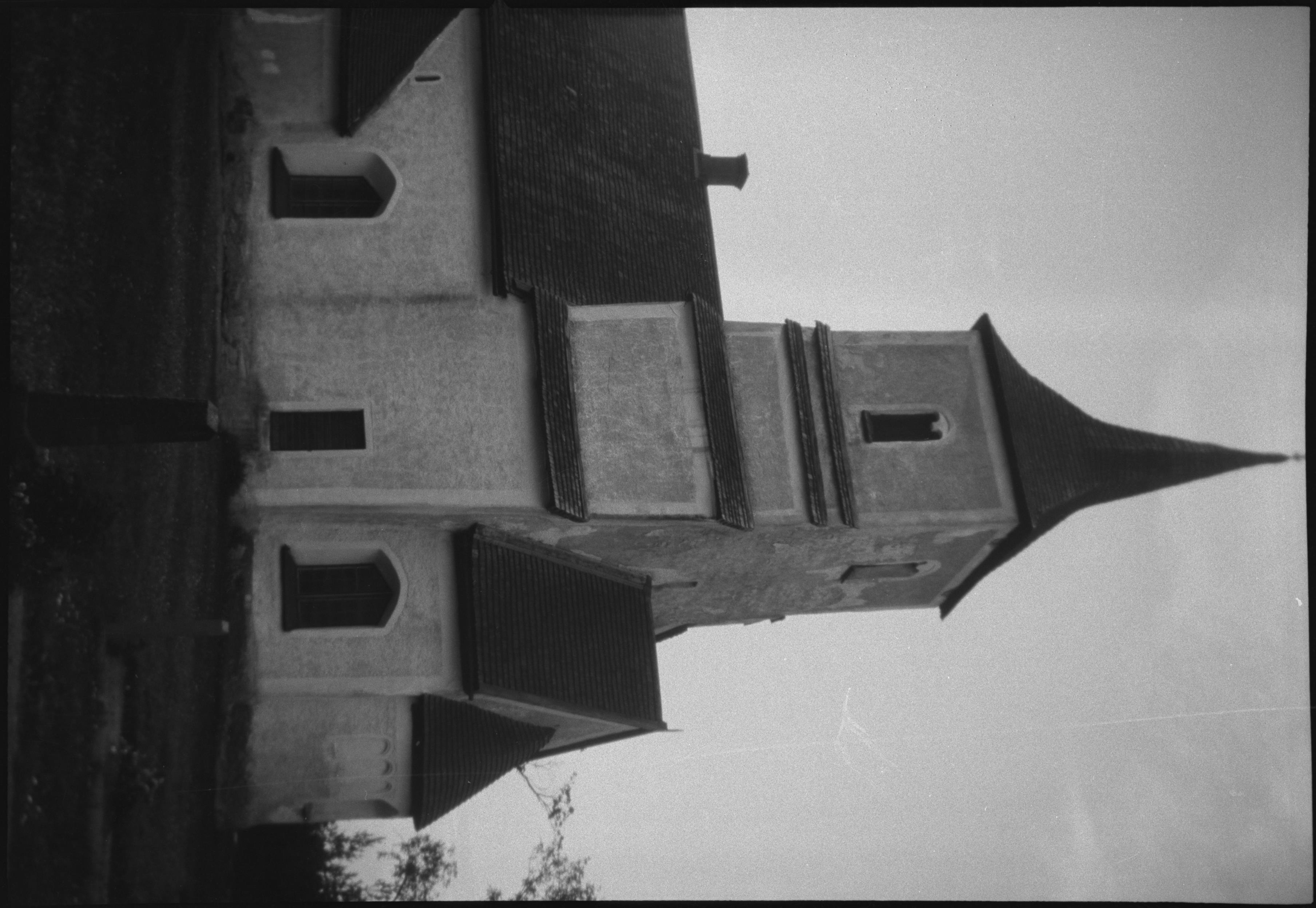 Berit Wallenberg, Asks kyrka