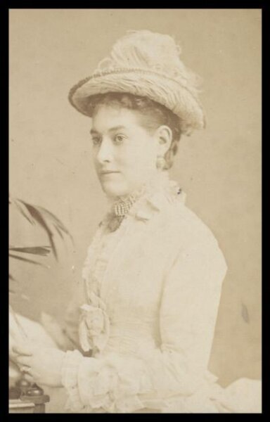London Stereoscopic and Photographic Company, Guy Little Theatrical Photograph