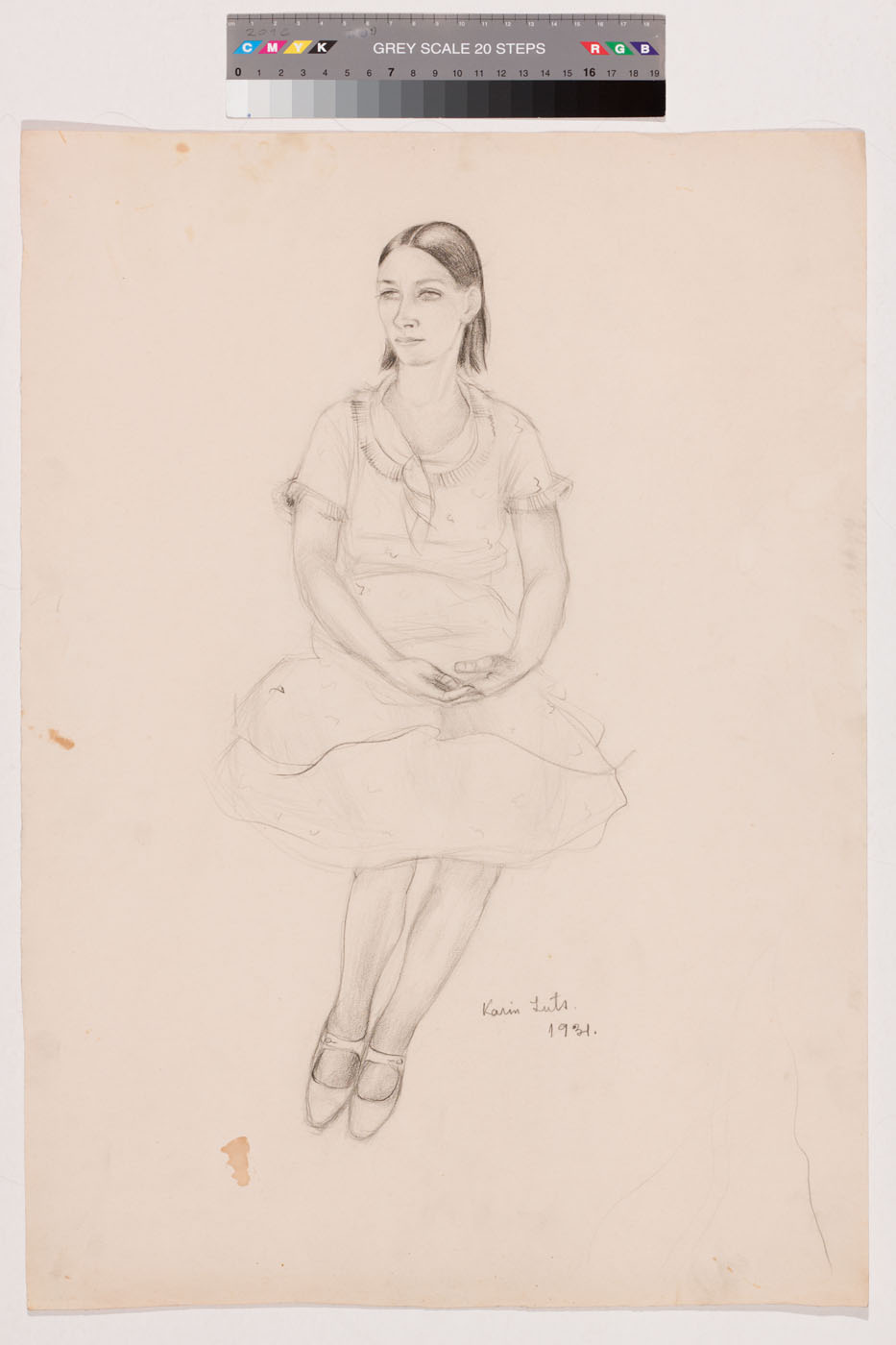 Karin (autor) Luts, Woman sitting in arms