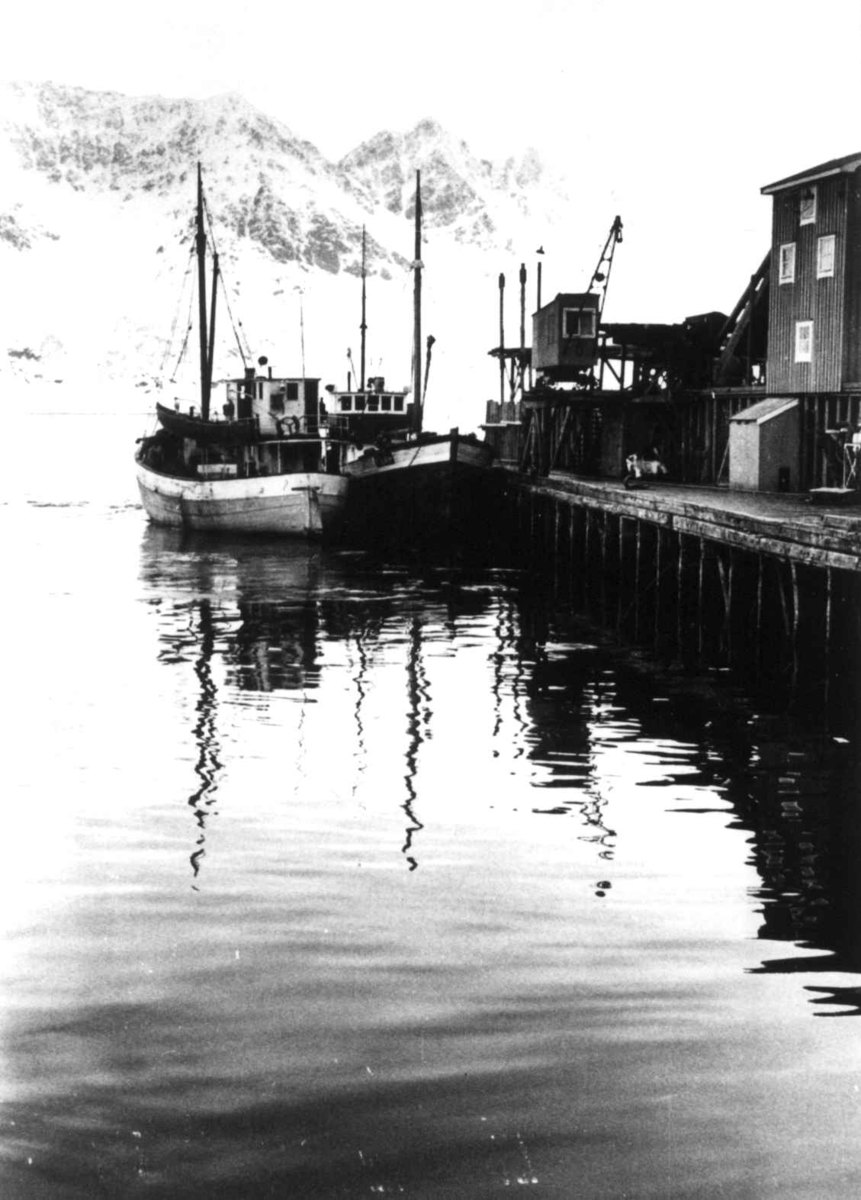 Anna Grostøl, Båter ved kai i Alta eller Tromsø antagelig 1940-årene.