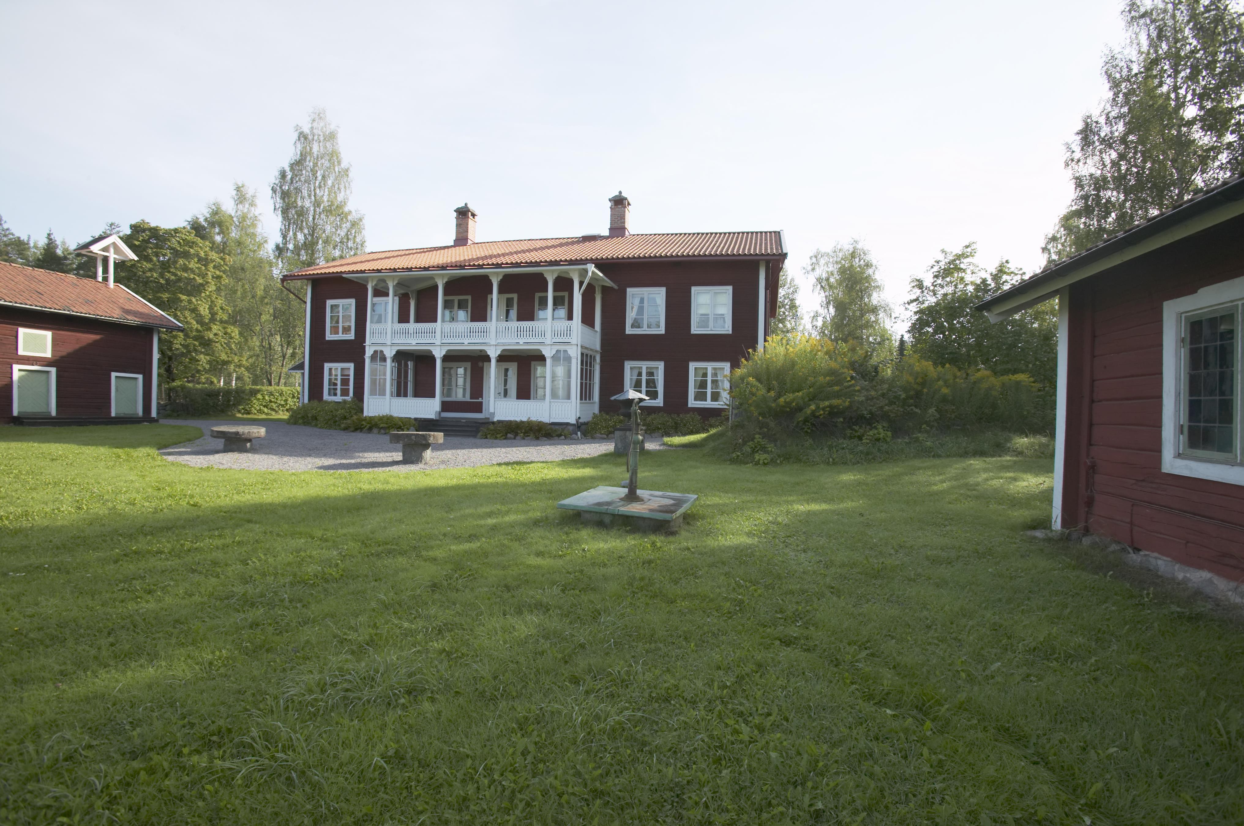 Bengt A Lundberg, Bergsmansgården Hult