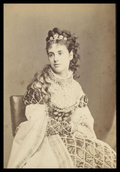 London Stereoscopic and Photographic Company, Guy Little Theatrical Photograph