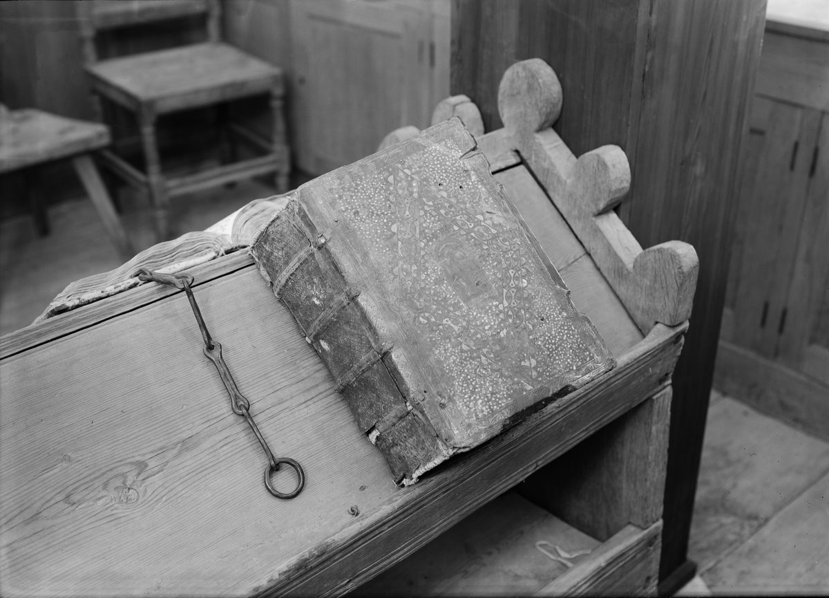 Paul Sandberg, The Bible of 1541 Years in the Book Chamber of Uppsala Cathedral