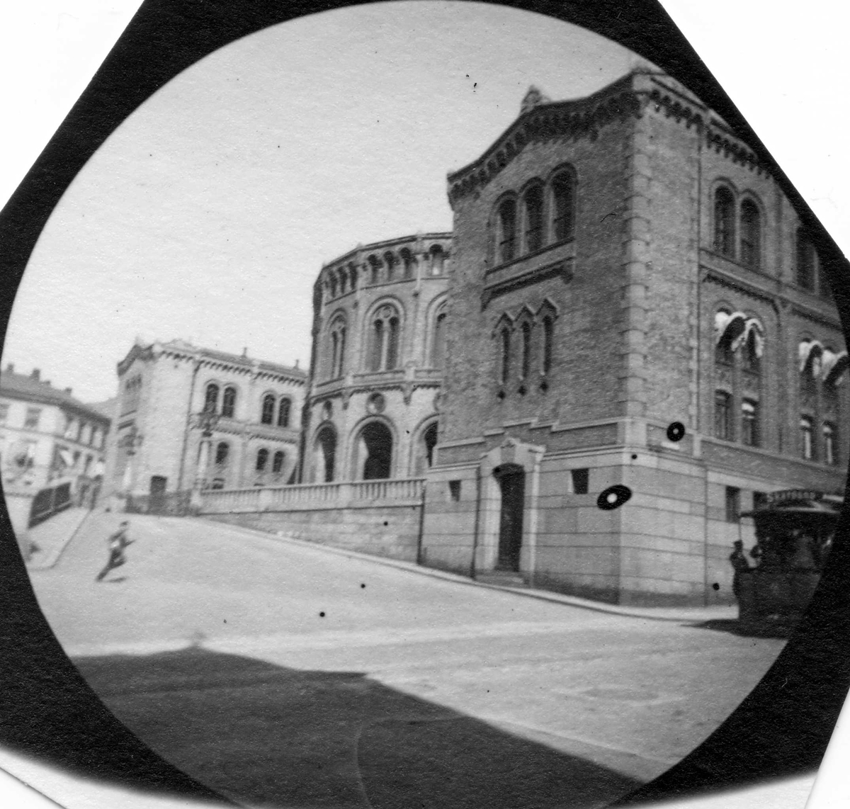Fredrik Carl Mülertz Størmer, Skarpsnotrikken forbi Stortinget i Oslo i perioden 1894 - 1898.