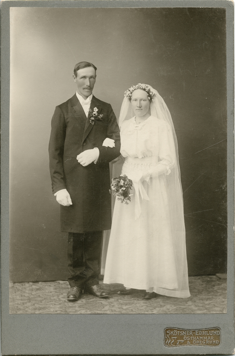Skötsner-Edhlund, Kabinettsfotografi - brudpar, Östhammar, Uppland