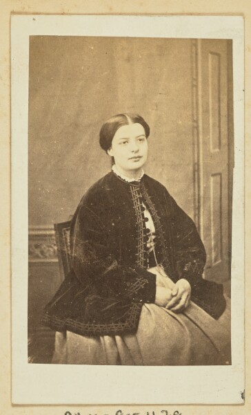 Unknown, [Portrait of a young woman]