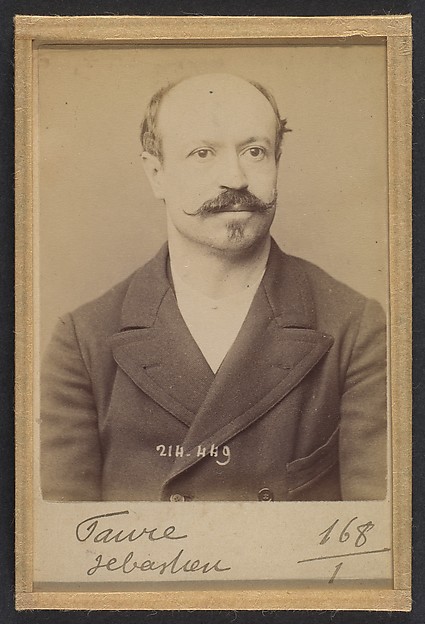 Alphonse Bertillon, Favre. Sébastien. 36 ans, né à St Étienne (Loire). Négociant. Port d'arme prohibée, anarchiste. 20/2/94.