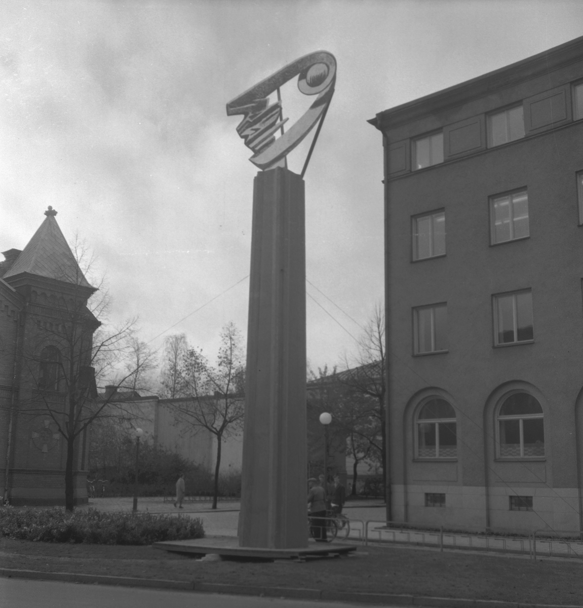 Örebro Kuriren, Monument at Nämnden. October 21, 1955.