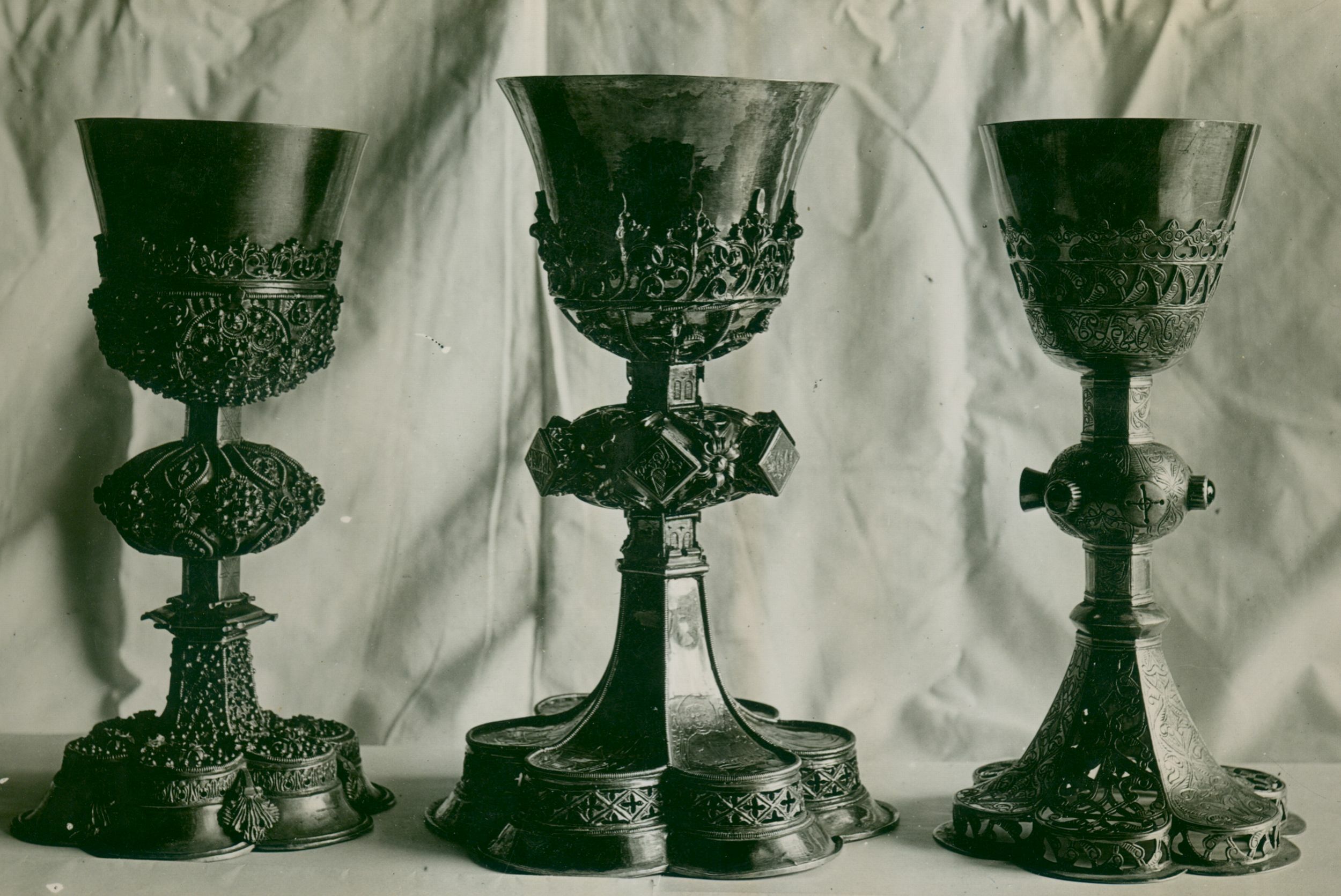 Josip Brunšmid, Đakovo - riznica katedrale – tri gotička kaleža