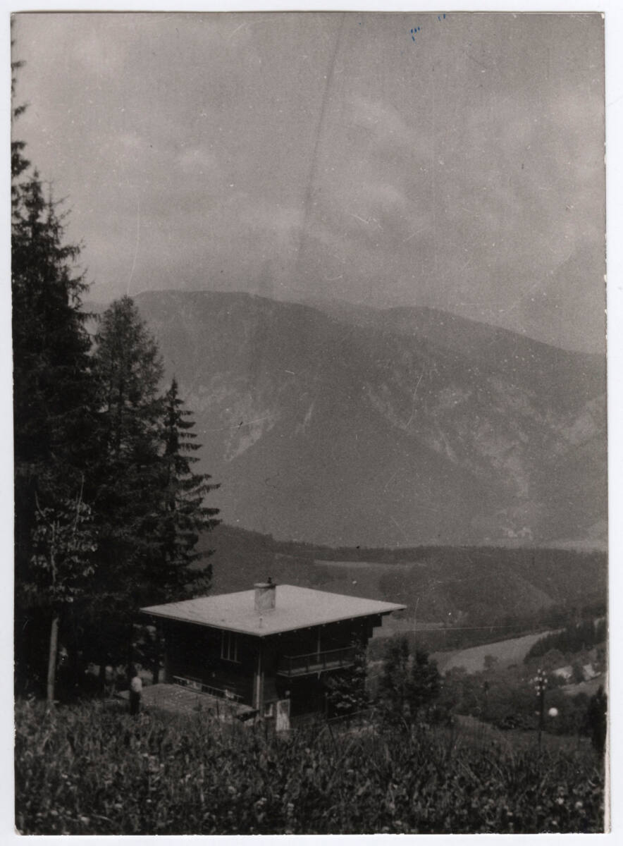 Anonym, Landhaus Paul Khuner, Kreuzberg bei Payerbach, Niederösterreich, Gärtnerhaus, Ansicht vom Haus Khuner aus