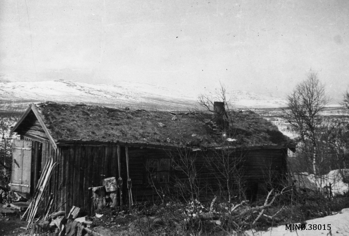 Oddvar Dobloug, Ruudshytta; oppholdssted for Lingegruppa Grebe Red.