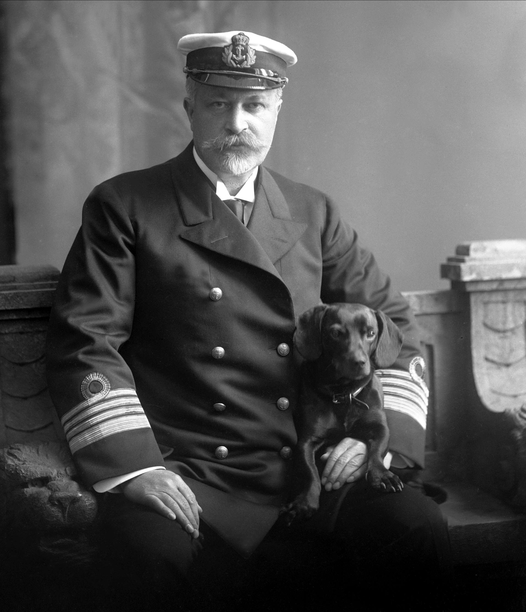 Gustav Borgen, Portrett, Gustav Christian Oscar Rehbinder Gade (1863-1926) i uniform som kommandør i marinen.