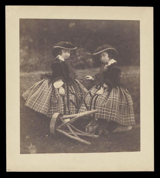 Fenton, Roger, Princess Helena and Louise. Children of Queen Victoria