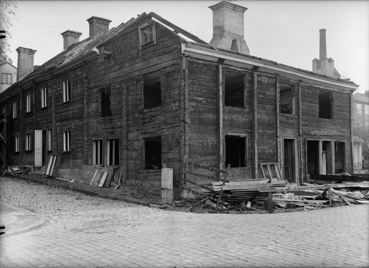Paul Sandberg, Rivning av bostadshus, Klostergatan - Östra Ågatan 15, Uppsala 1935