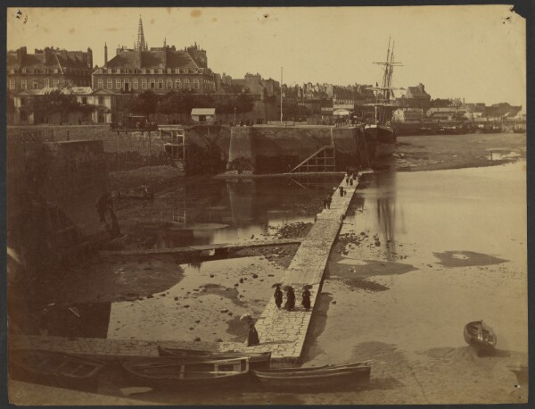 Unknown, [Seaside town]