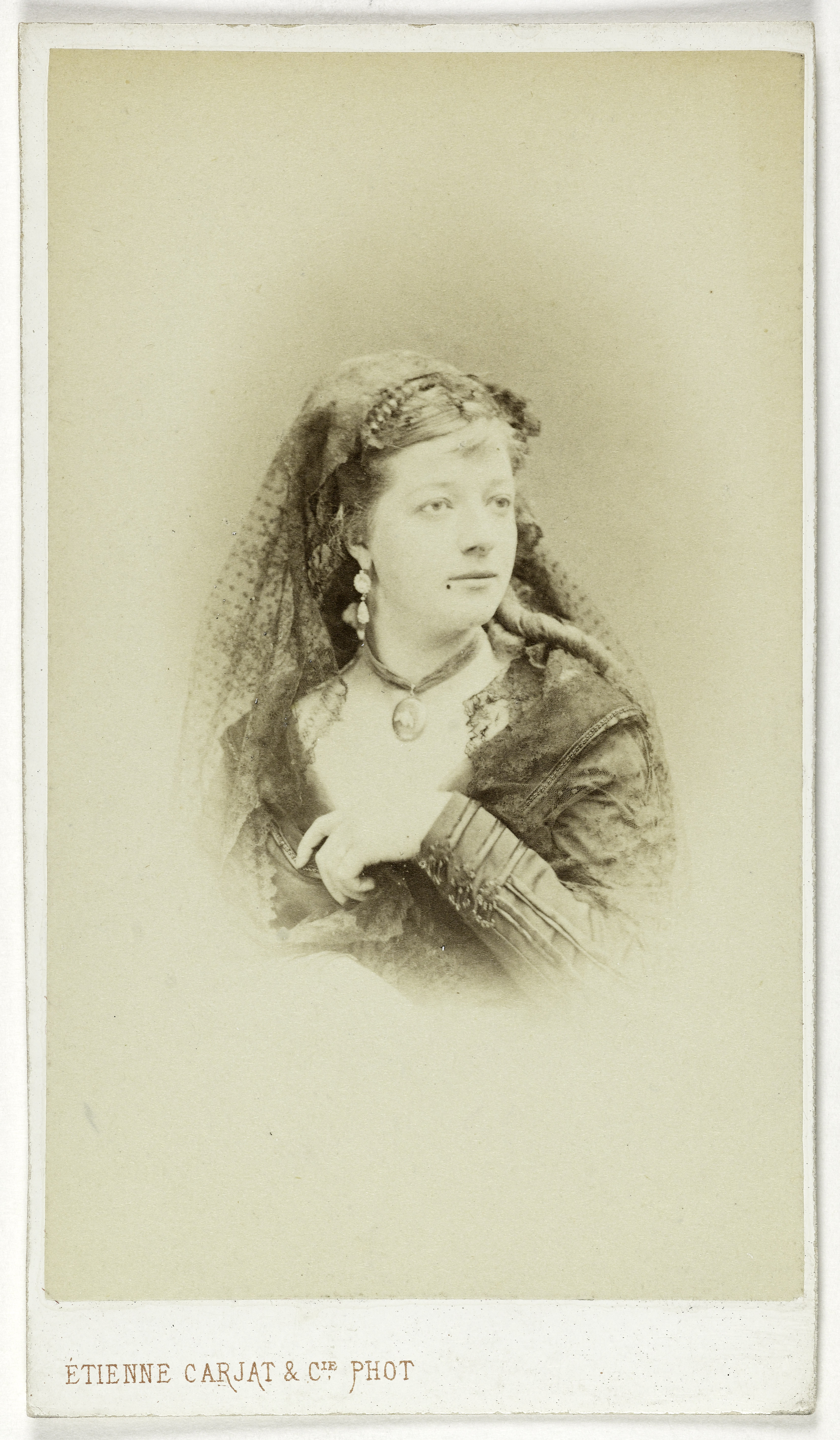 Carjat & Cie, Portrait de Lasseny, (actrice)