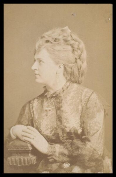 London Stereoscopic and Photographic Company, Guy Little Theatrical Photograph