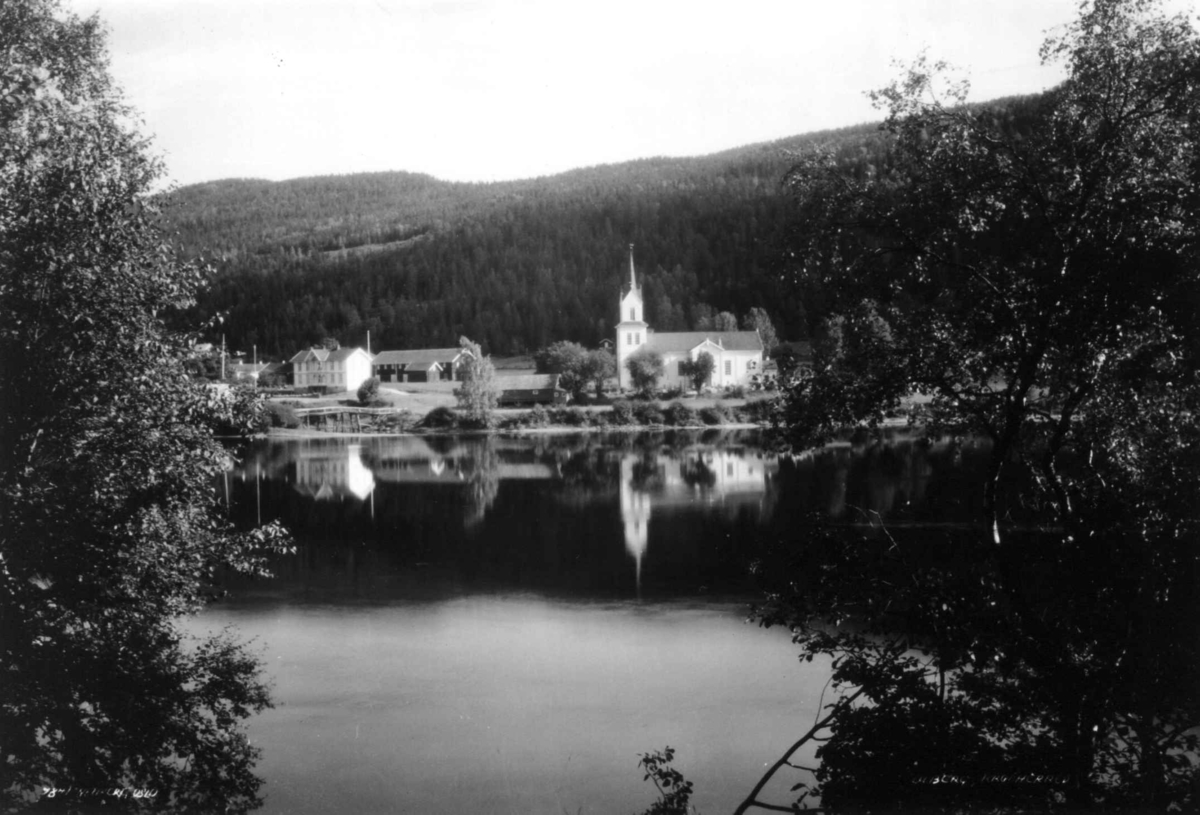 Hermann Christian Neupert, Olberg kirke, Krødsherad, Buskerud. Landskap. Vann. Gårdsanlegg. Skog.