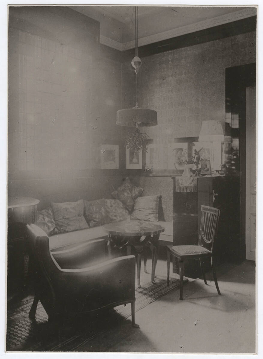 Anonym, Wohnung Georg und Else Weiss, Wien I., Falkestraße 6/2. Stock, Sitzecke im Wohnzimmer