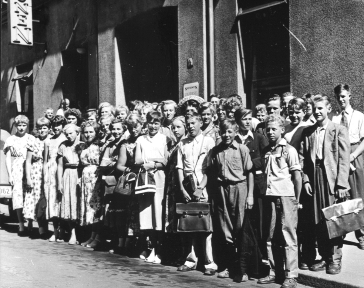 Anno Domkirkeodden, STOR GRUPPE: ROMEDALSKONFIRMANTER PÅ OSLOTUR,