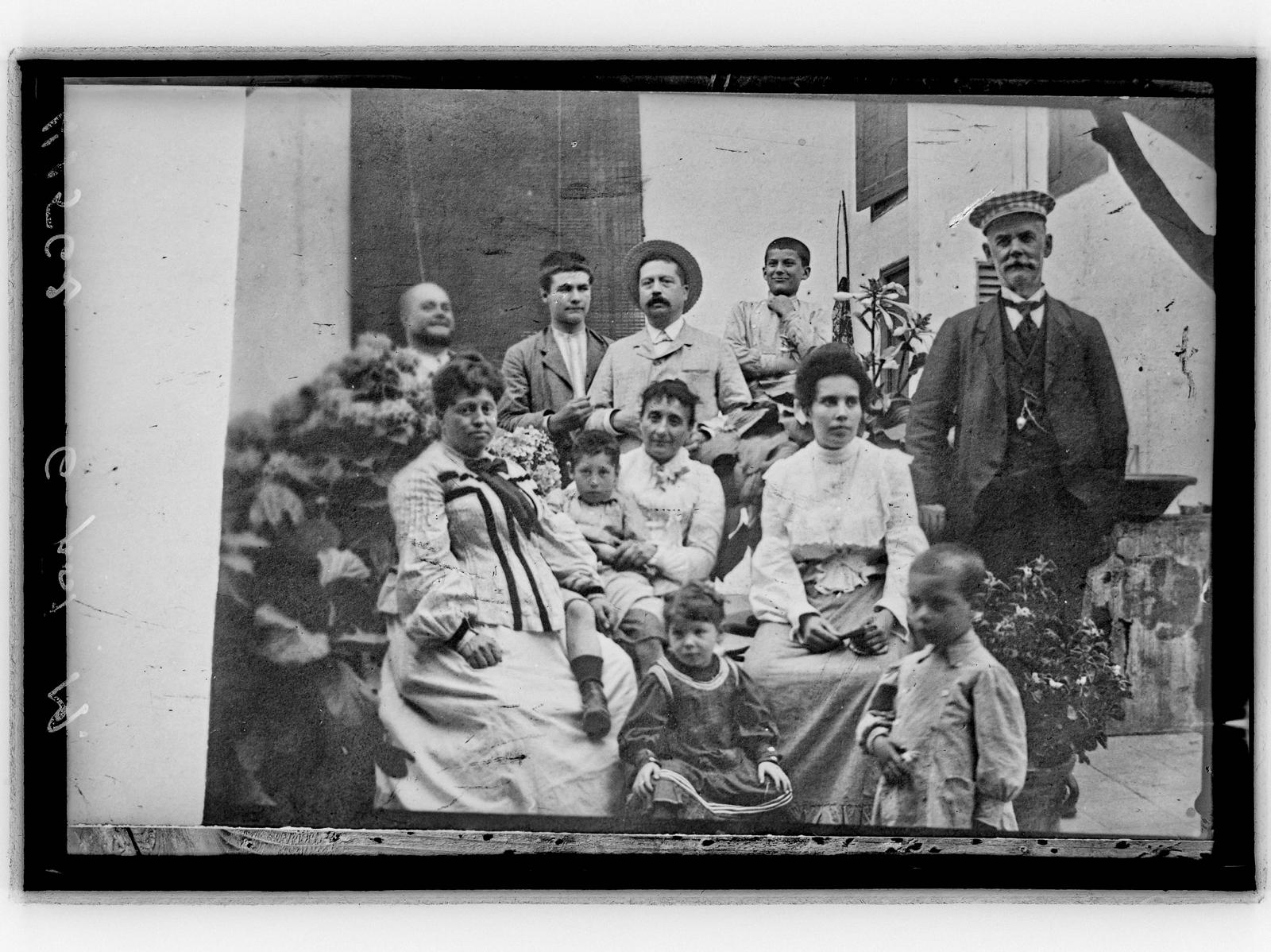 Desconegut, [Group Portrait]