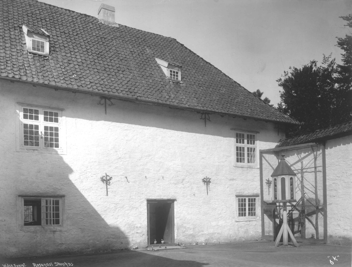 Anders Beer Wilse, Borggården på Baroniet Rosenal i Kvinnherad i Hordaland.