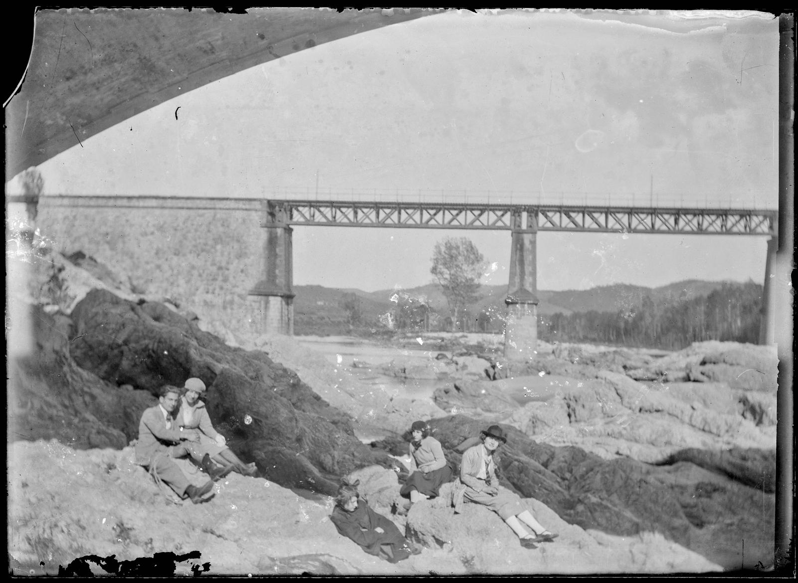 Desconegut, [Boat Bridge]