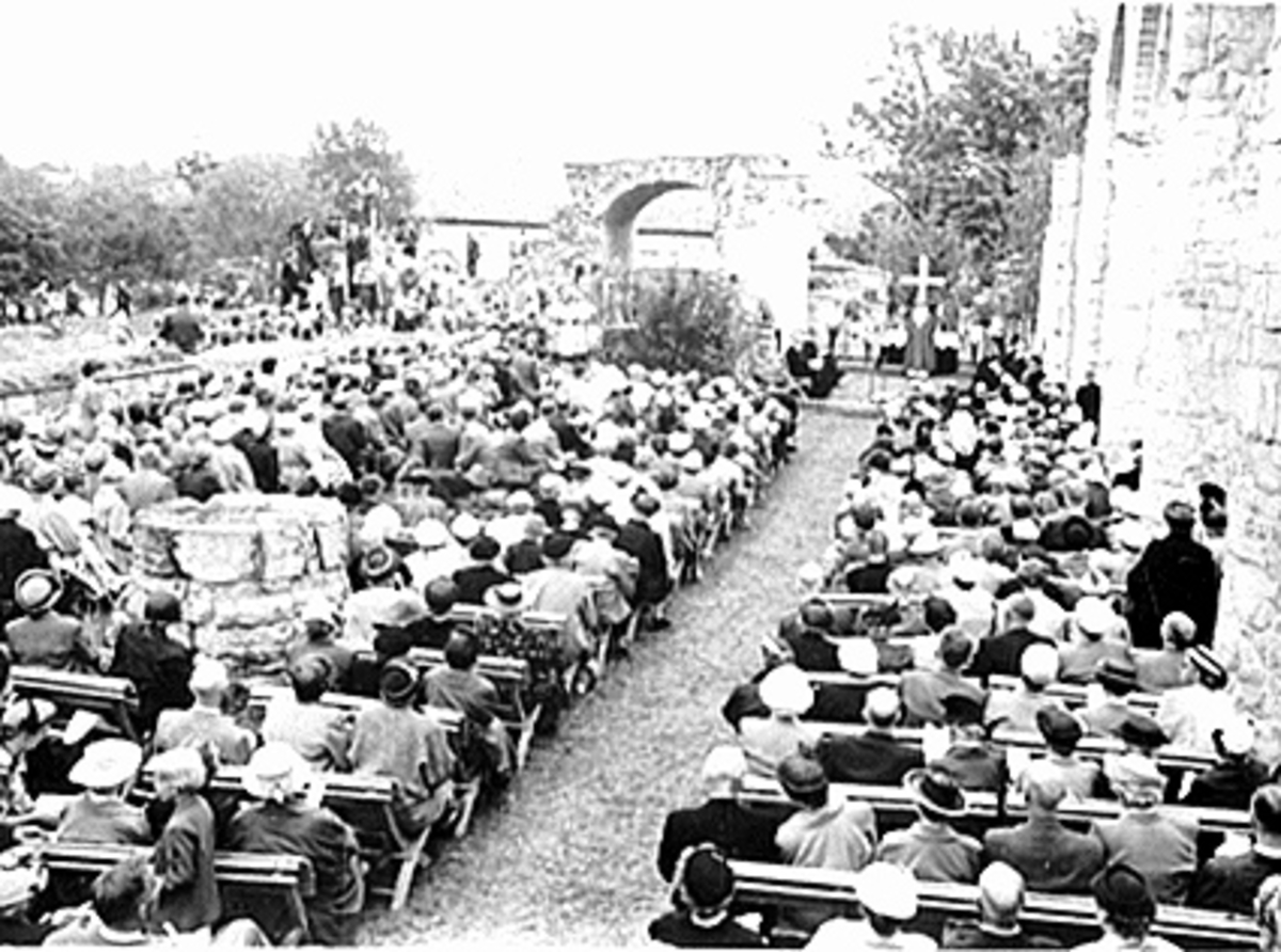 Anno Domkirkeodden, FESTGUDSTJENESTE I ANLEDNING HAMAR BISPESTOLS 800 ÅRSJUBILEUM, DOMKIRKERUINEN, HEDMARKSMUSEET OG DOMKIRKEODDEN