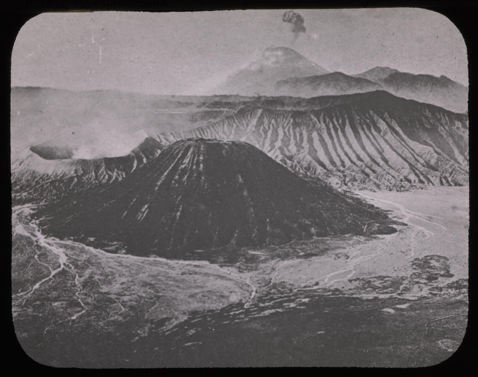 Desconegut, Java. Volcanic Conos cone erosion Vda. L. Soler Hill