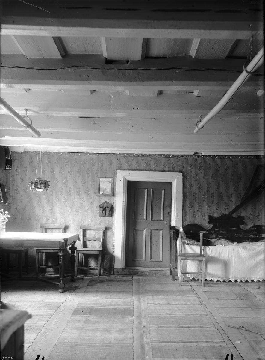 Paul Sandberg, Residential interior, room with bed, Västerlövsta parish, Uppland 1933