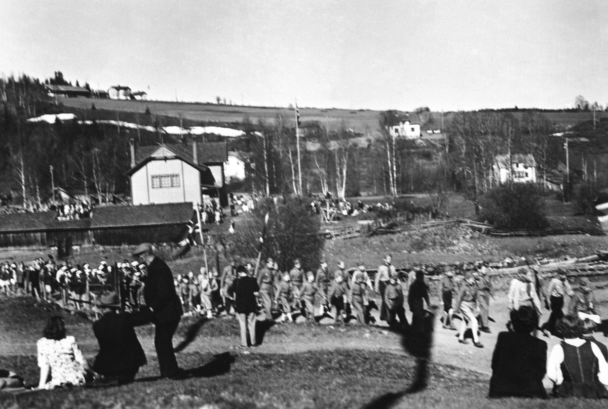 Anno Domkirkeodden, 17. maitog med speidere, musikkorps, Fredvang, Nes, Hedmark.